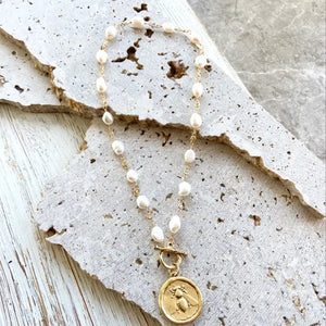 Queen Bee 18" Pearl Necklace Boutique Salon Bee Jewerly