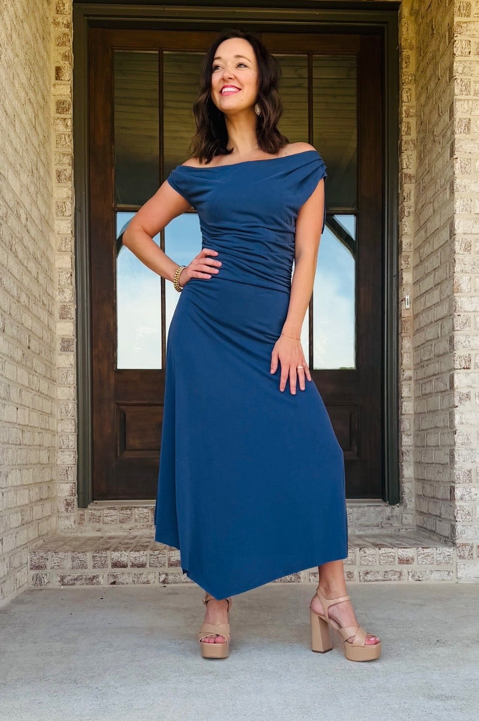 mesha dress Midi – Macy Gray Boutique inv-21 Colour:OLIVE 31.5in / 80.0cm There's no shortage of